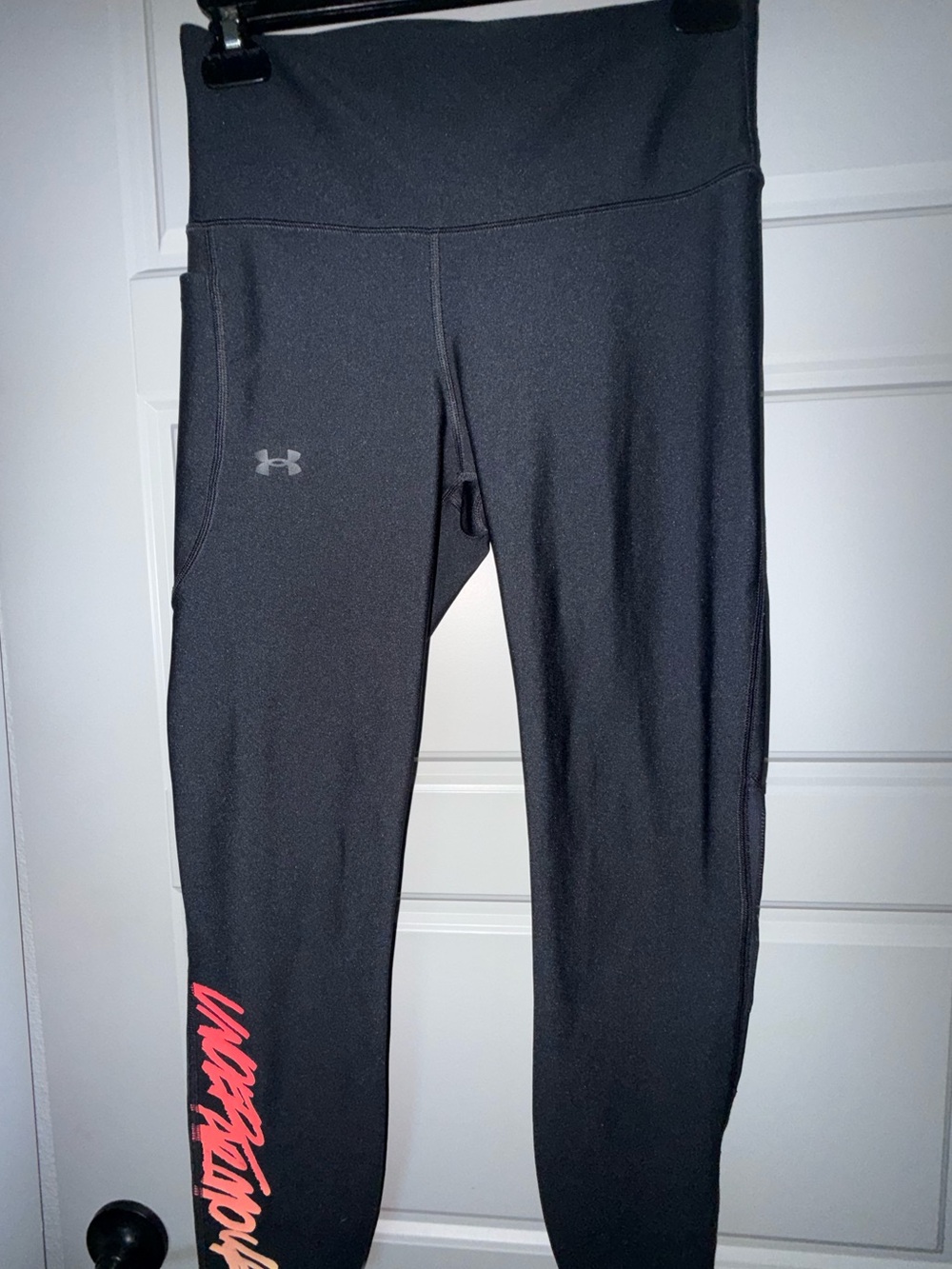 Women’s Under Armour Black Ankle Crop Leggings with Pink Accent